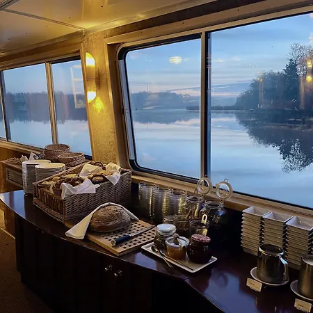 Schmoeckwitz 3* ベルリン