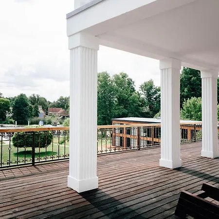 Schmoeckwitz 3* ベルリン