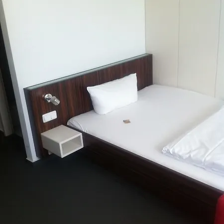 Schmoeckwitz Szálloda 3*