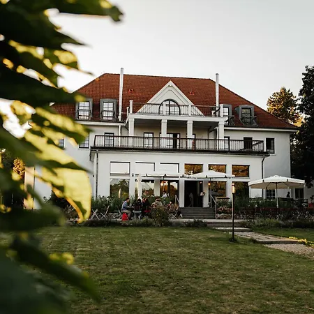 Schmoeckwitz Otel Berlin