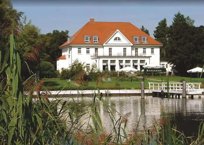 Hotel Schmoeckwitz 3*