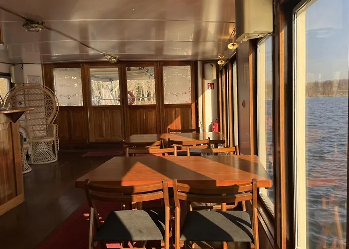 Schmoeckwitz Otel 3*